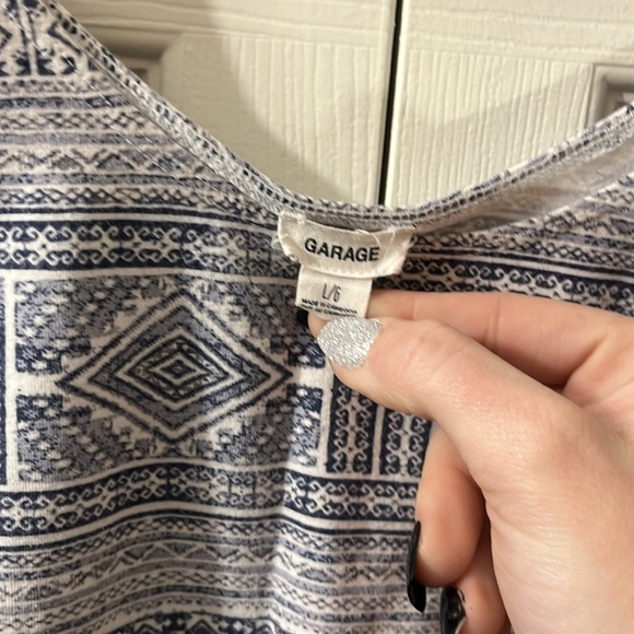 T-Shirt - Picture 3 of 4